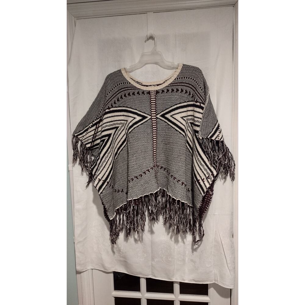 L.A. HEARTS Poncho One Size Geometric Aztec Lagenlook Cozy Fringes Layer